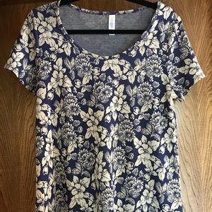 Lularoe Classic T Medium